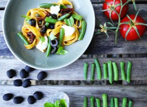 Pasta caprese