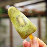 Waterijs met kiwi en munt