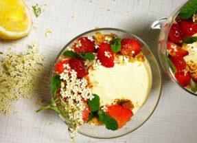 Vlierbloesemmousse
