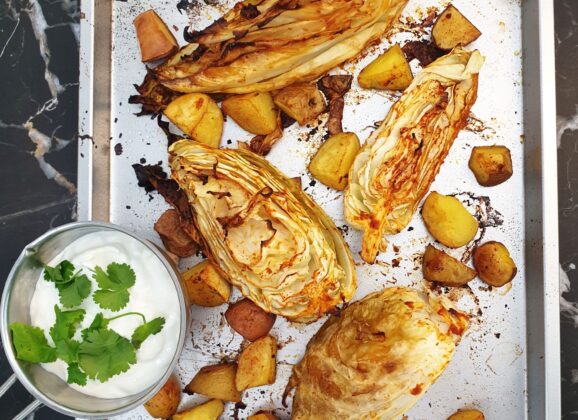 Traybake spitskool (KOOKVIDEO)